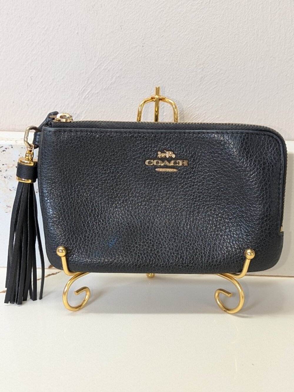Coach leather dbl pocket wristlet. EUC!